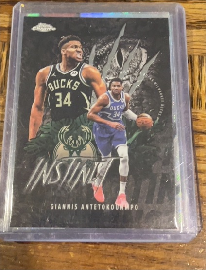 2025-26 Topps Chrome #INS-4 Giannis Antetokounmpo Instinct — front