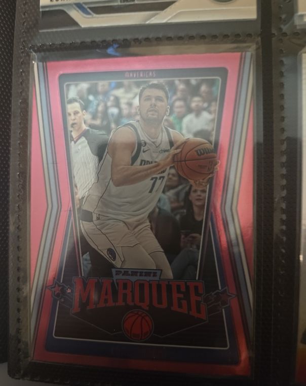 2022-23 Panini Chronicles #257 Luka Dončić — front
