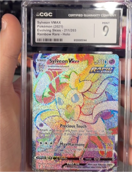 2021 Pokémon Evolving Skies #211 Sylveon VMAX — front