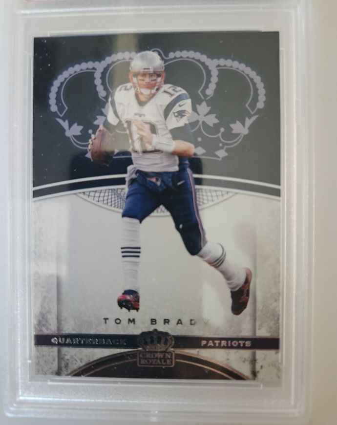 2017 Panini Crown Royale #39 Tom Brady — front