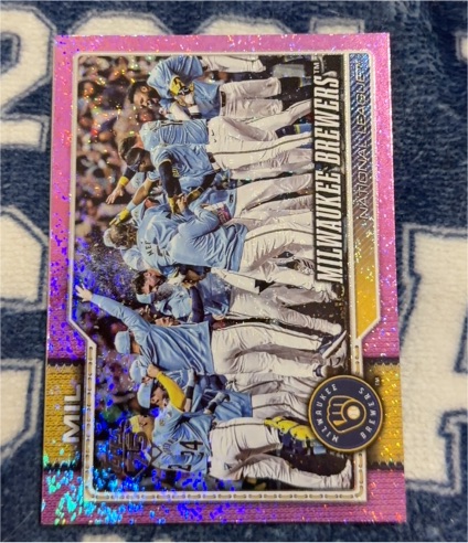2026 Topps Series 1 #107 Milwaukee Brewers Team Card — front