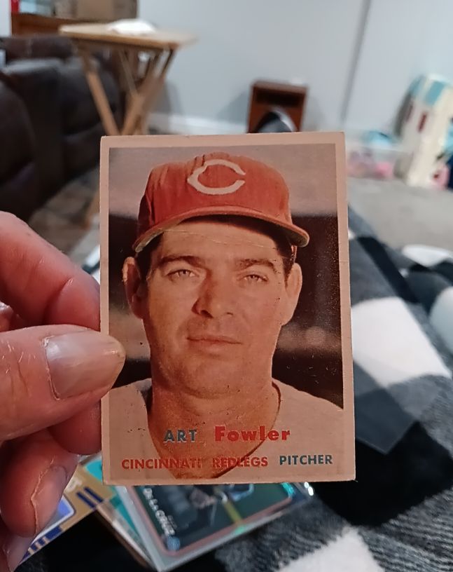 1957 Topps #233 Art Fowler Cincinnati Redlegs — front