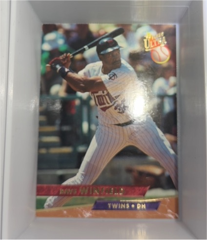 1993 Fleer Ultra #589 Dave Winfield — front