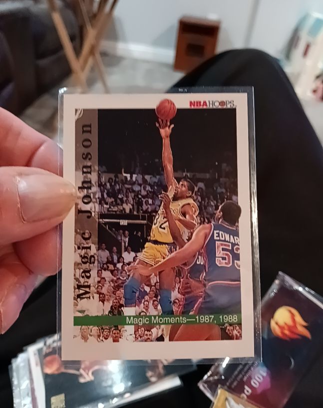 1992-93 SkyBox NBA Hoops #330 Magic Johnson Magic Moments 1987, 1988 — front