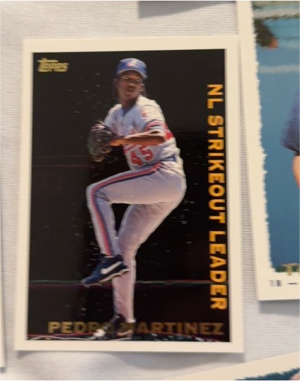 1995 Topps #LL25 Pedro Martinez NL Strikeout Leader — front