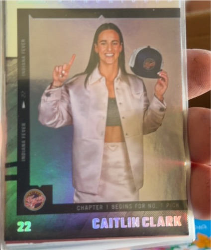 2025 Panini Chronicles #22 Caitlin Clark — front