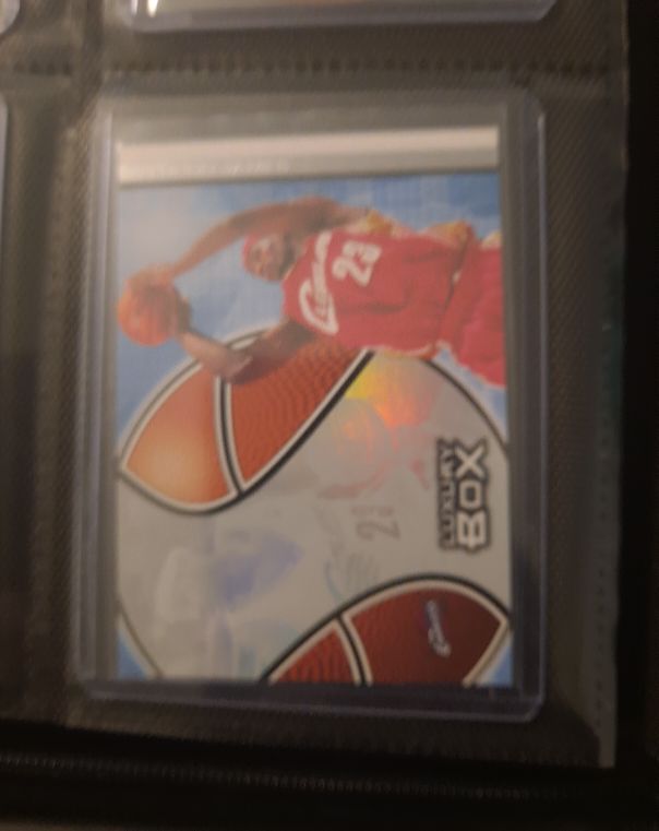 2004-05 Topps Luxury Box #23 LeBron James — front