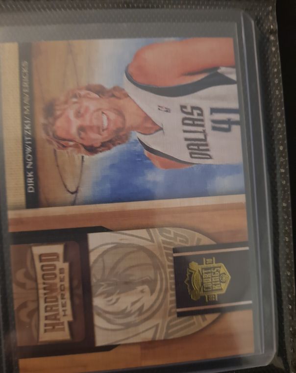 2009-10 Panini Court Kings Dirk Nowitzki Hardwood Heroes Memorabilia /299 — front