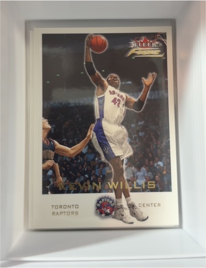2000 Fleer #256 Kevin Willis — front
