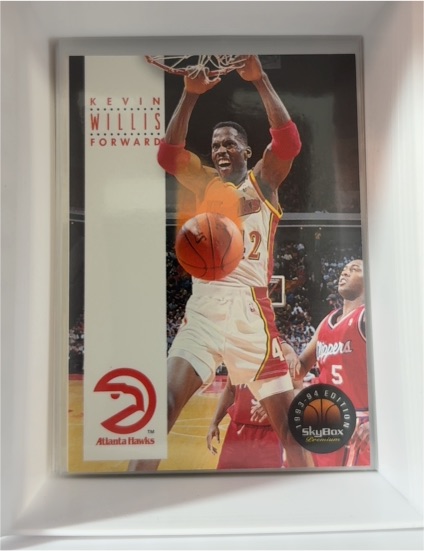 1993-94 SkyBox Premium #29 Kevin Willis — front