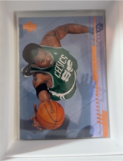 2000-01 Upper Deck #13 Eric Williams — front