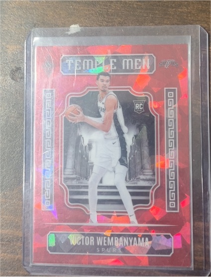 2023-24 Panini Phoenix #7 Victor Wembanyama Temple Men Red Ice — front