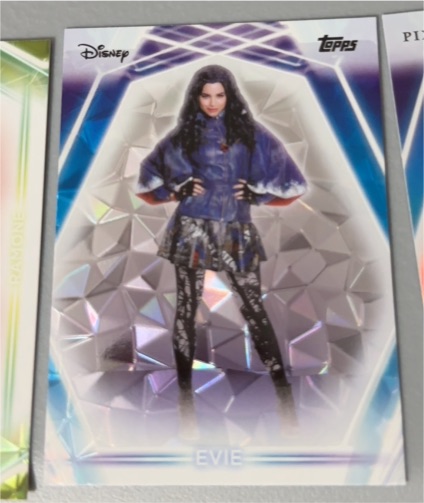 2025 Topps Disney Encanto #Evie — front