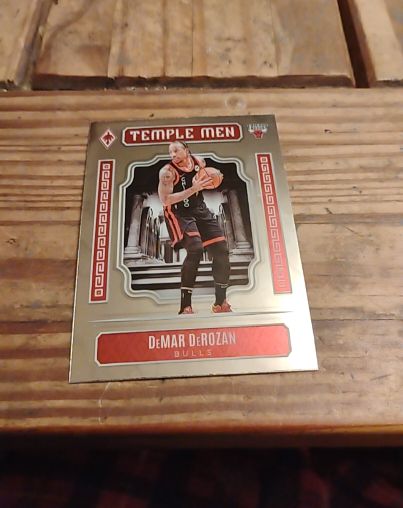 2023-24 Panini Phoenix #3 DeMar DeRozan — front