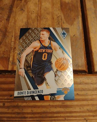 2023-24 Panini Phoenix #250 Donte DiVincenzo — front