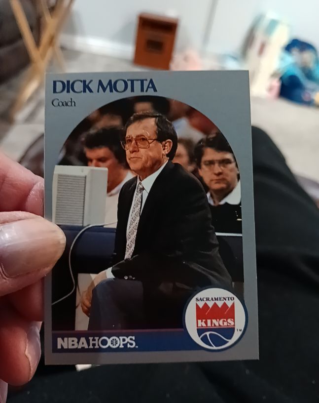 1990 NBA Hoops #327 Dick Motta Coach Sacramento Kings — front