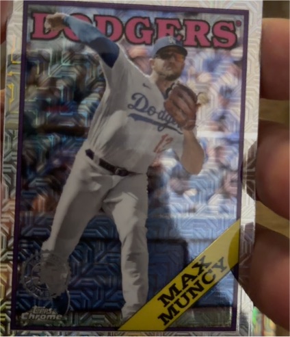 2023 Topps Series 2 1988 Topps Chrome Silver Pack Mojo #2T88C-32 Max Muncy — front