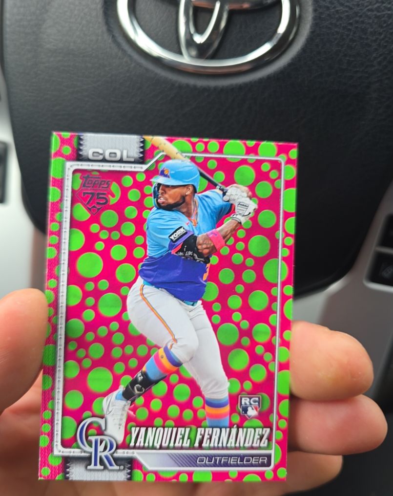 2026 Topps Series 1 #116 Yanquiel Fernandez Holiday Polka Dots — front