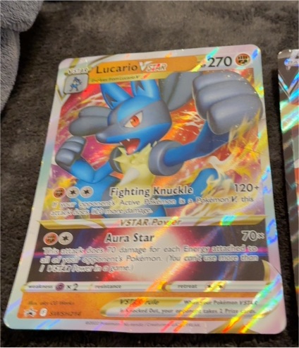2022 Pokémon SWSH214 Lucario VSTAR — front