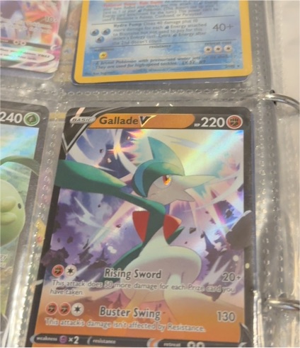 2022 Pokémon TCG Gallade V #SWSH258 — front