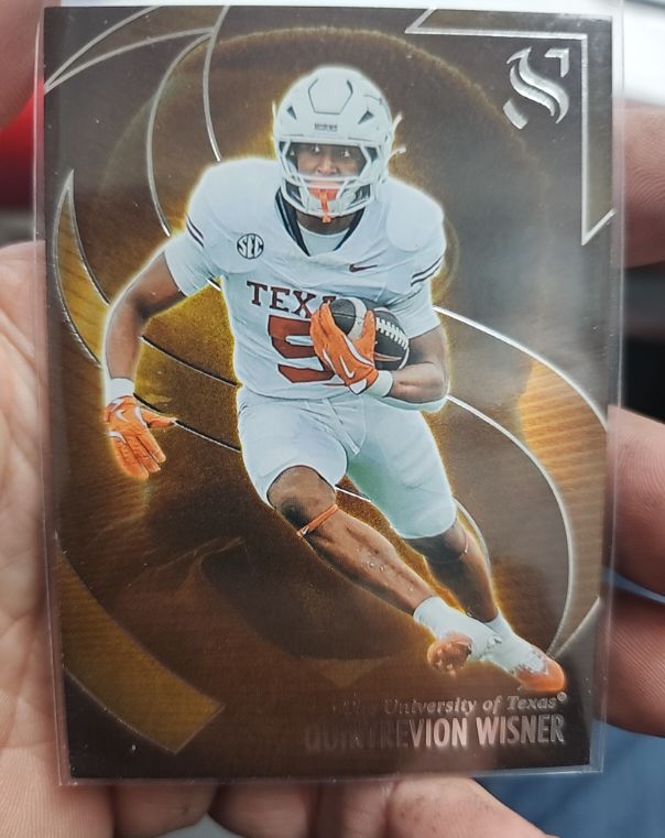 2025 Bowman University Best #72 Quintrevion Wisner — front