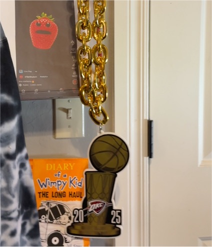 2025 NBA Championship Trophy Pendant Oklahoma City Thunder — front