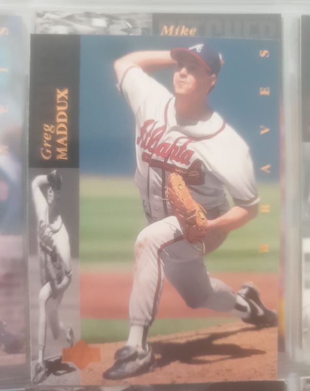 1994 Upper Deck #320 Greg Maddux — front