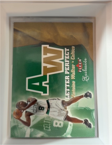 2001-02 Fleer Exclusive Letter Perfect #25LP Antoine Walker — front