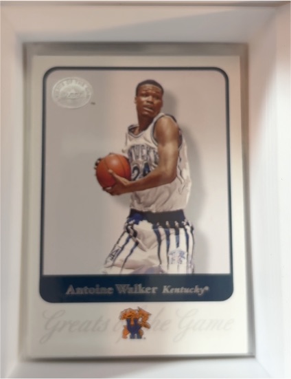 2001 Fleer Greats of the Game #4 Antoine Walker — front
