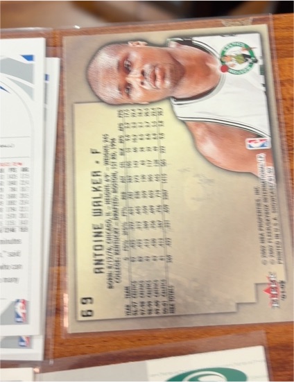 1998 Fleer #69 Antoine Walker — front