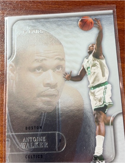 2003-04 Flair #29 Antoine Walker — front