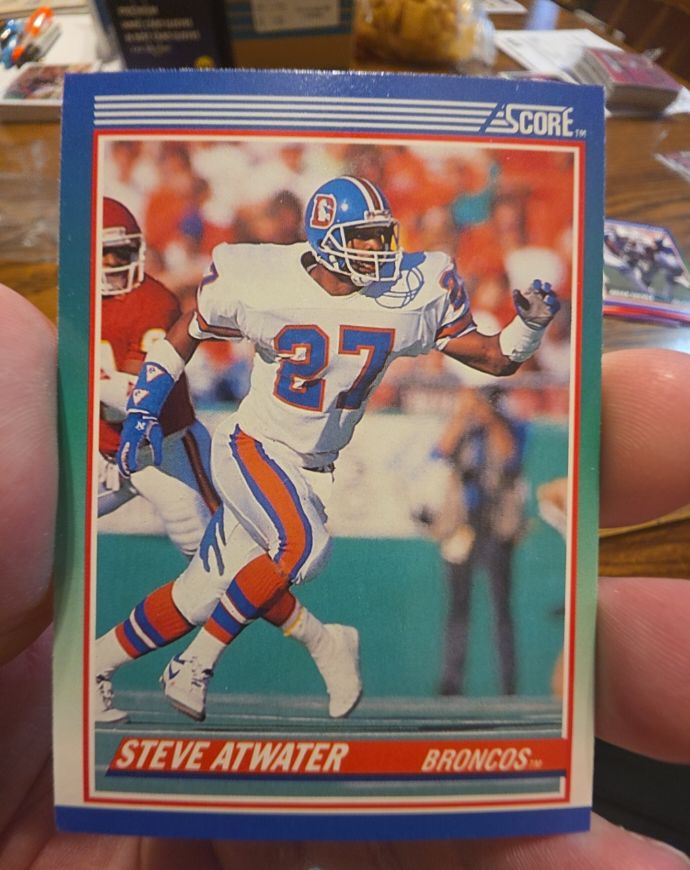 1990 Score #107 Steve Atwater Denver Broncos — front