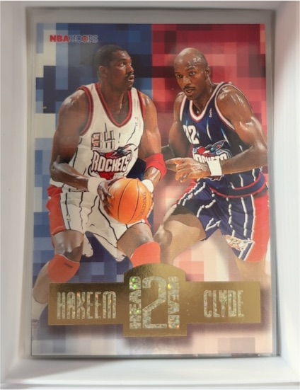 1996-97 NBA Hoops #HH4 Hakeem Olajuwon / Clyde Drexler Head 2 Head Insert — front