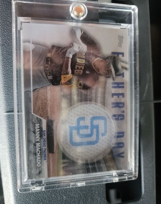 2023 Topps Series 2 Father's Day Commemorative Team Patch #FD-MM Manny Machado — front