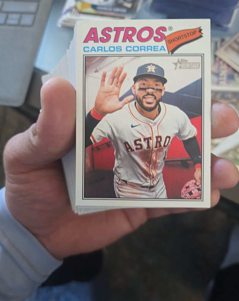 2026 Topps Heritage #154 Carlos Correa — front