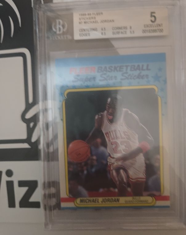 1988 Fleer Sticker #7 Michael Jordan — front