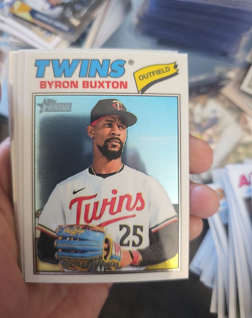 2026 Topps Heritage Chrome #253 Byron Buxton — front
