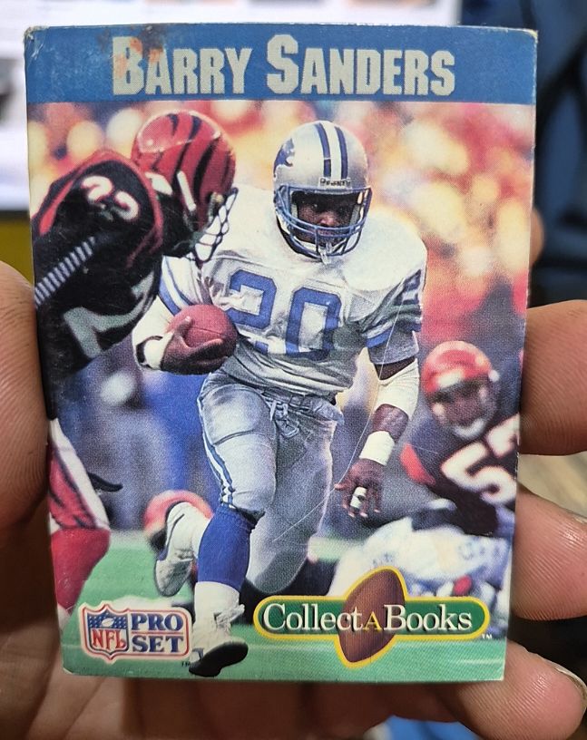 1990 Pro Set Collect-A-Books #NNO Barry Sanders — front