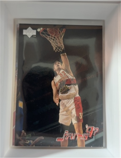1997 Upper Deck #136 Christian Laettner — front