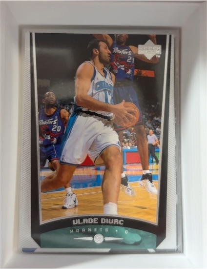 1998-99 Upper Deck #239 Vlade Divac — front