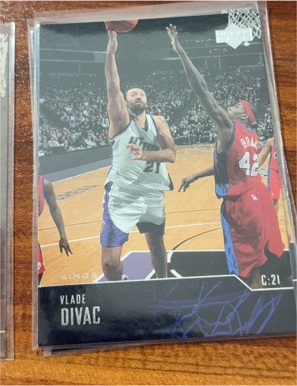 1999-00 Upper Deck #102 Vlade Divac — front