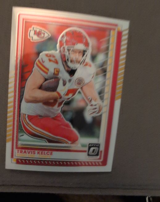 2025 Panini Donruss Optic #135 Travis Kelce — front