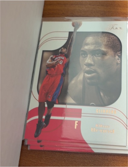 2002-03 Fleer Flair #87 Elton Brand — front