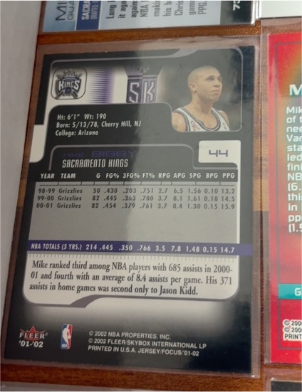 2001-02 Fleer #75 Mike Bibby — front