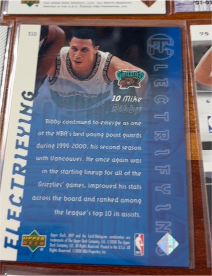 2000-01 Upper Deck MVP Electrifying #E10 Mike Bibby — front
