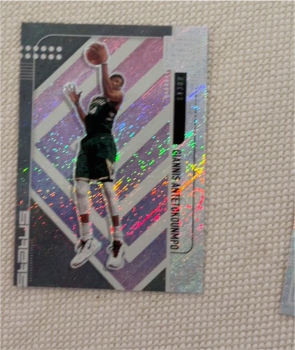 2019-20 Panini Status #173 Giannis Antetokounmpo — front