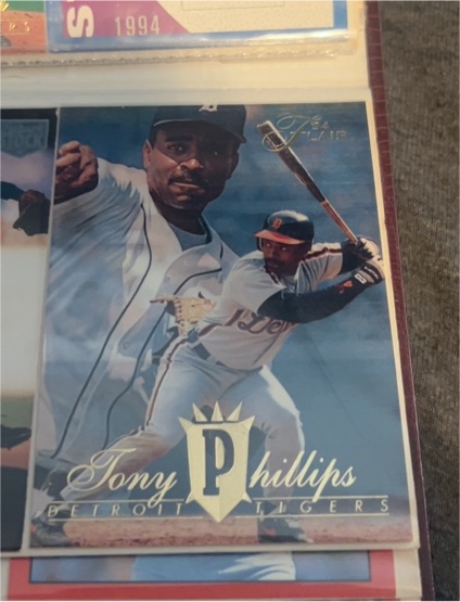 1994 Fleer Flair #52 Tony Phillips — front