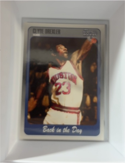 1997-98 Score Board Rookies #97 Clyde Drexler Houston Rockets — front