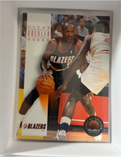 1993-94 SkyBox Premium #150 Clyde Drexler — front