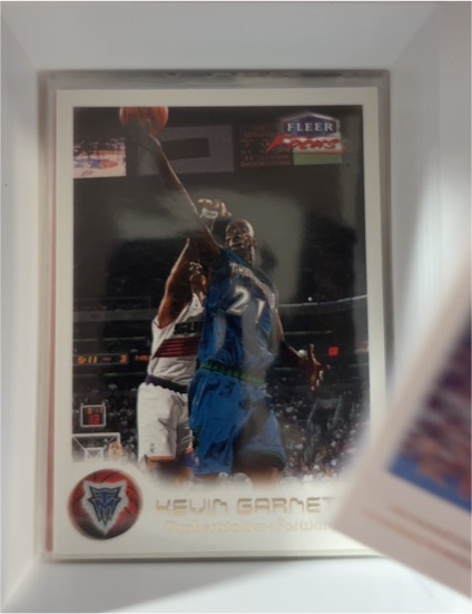 1999-00 Fleer Focus #30 Kevin Garnett — front